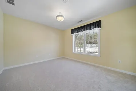 28 Empire Road Pelham NH 03076