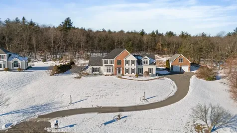 28 Empire Road Pelham NH 03076