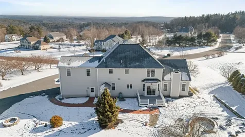 28 Empire Road Pelham NH 03076