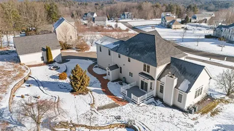 28 Empire Road Pelham NH 03076