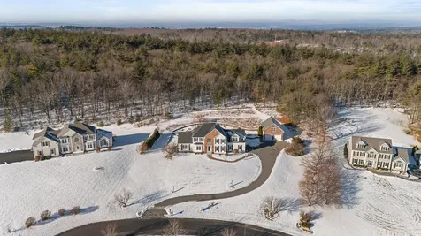 28 Empire Road Pelham NH 03076