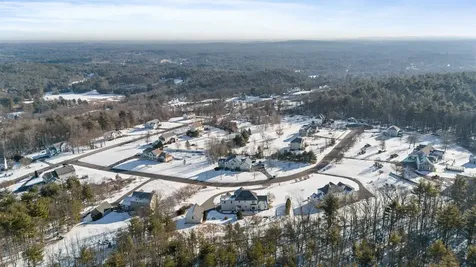 28 Empire Road Pelham NH 03076