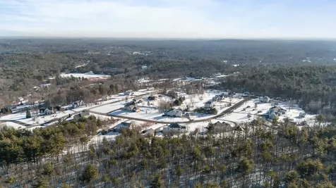 28 Empire Road Pelham NH 03076