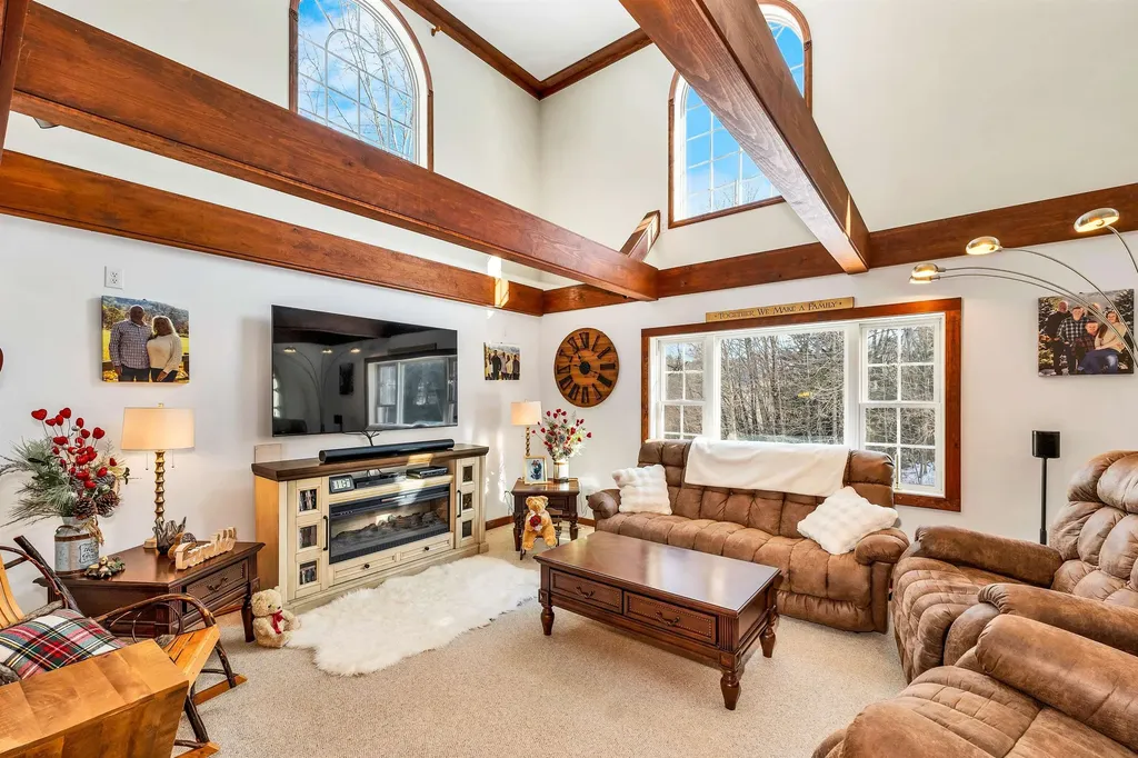 11 Gilson Farm Lane Hartland VT 05048