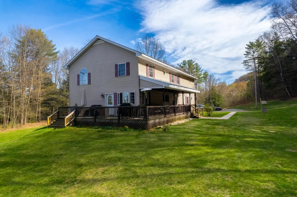 11 Gilson Farm Lane Hartland VT 05048