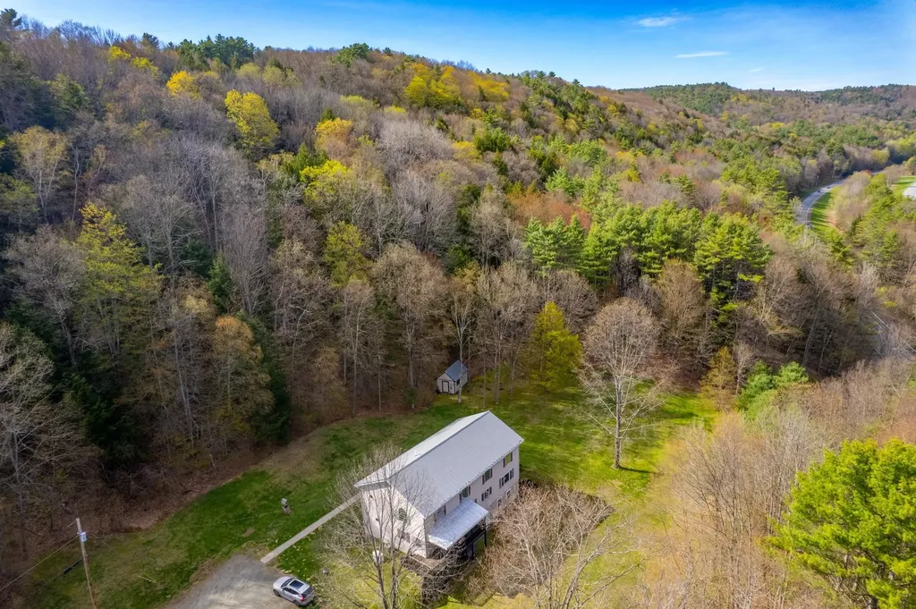 11 Gilson Farm Lane Hartland VT 05048