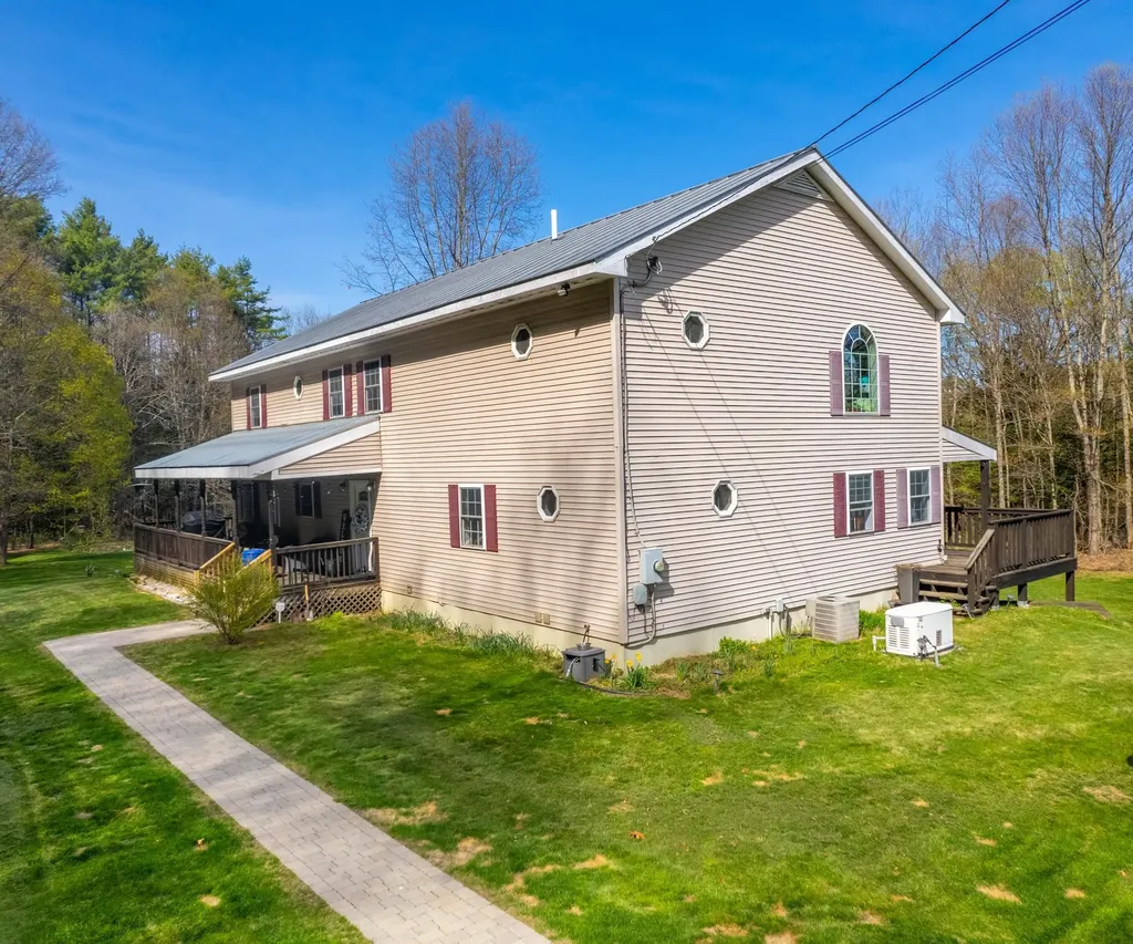 11 Gilson Farm Lane Hartland VT 05048