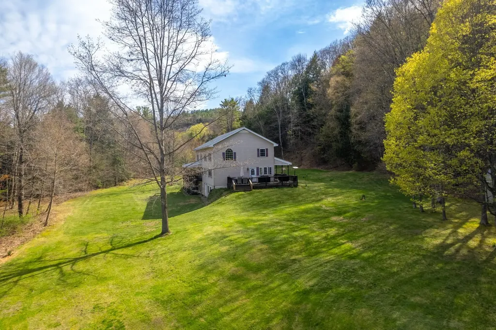 11 Gilson Farm Lane Hartland VT 05048