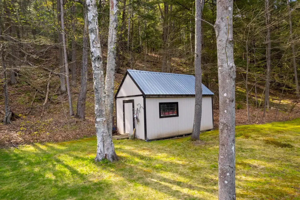 11 Gilson Farm Lane Hartland VT 05048