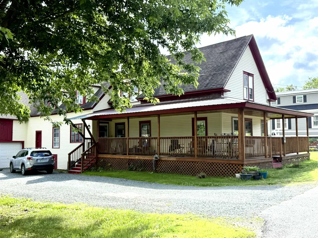 30 Portland Street Lancaster NH 03584