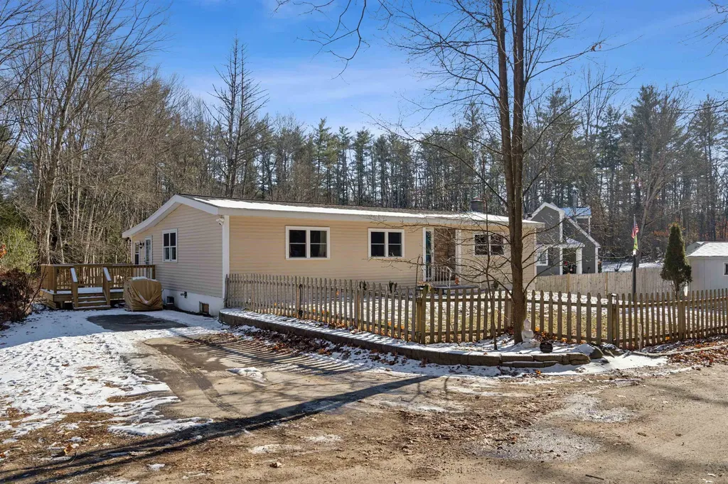 17 Fanny Drive Allenstown NH 03275