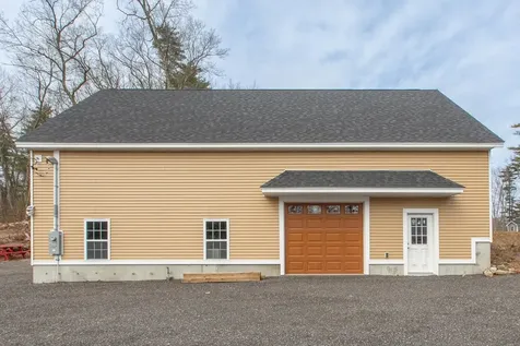 13 Banks Avenue Salem NH 03079