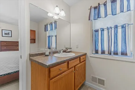 207a Ledgewood Lane Georgia VT 05468