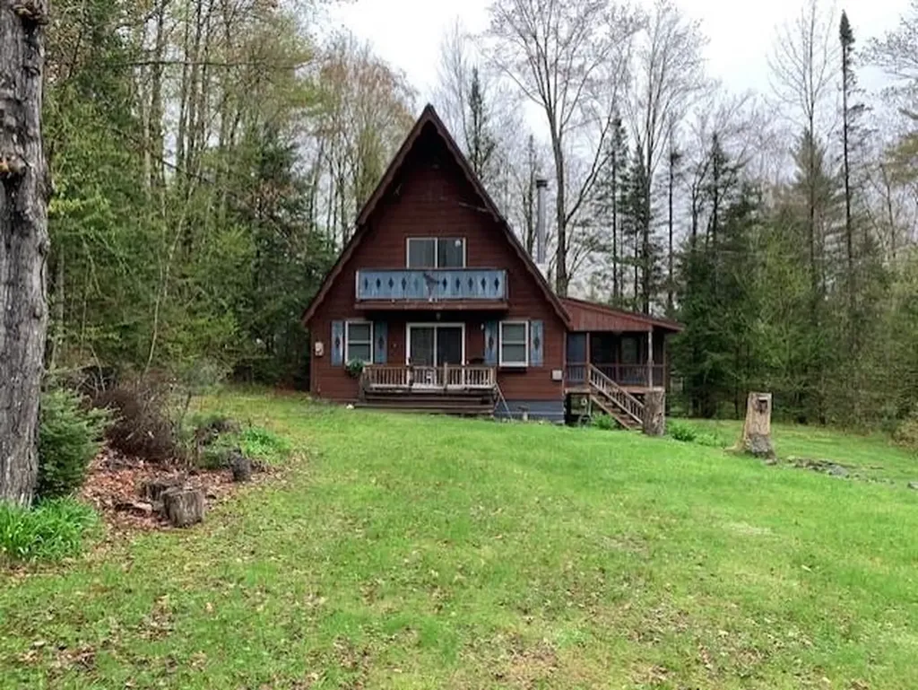17 Pawtuckaway Road Haverhill NH 03785