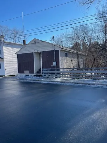 32 South Avenue Derry NH 03038