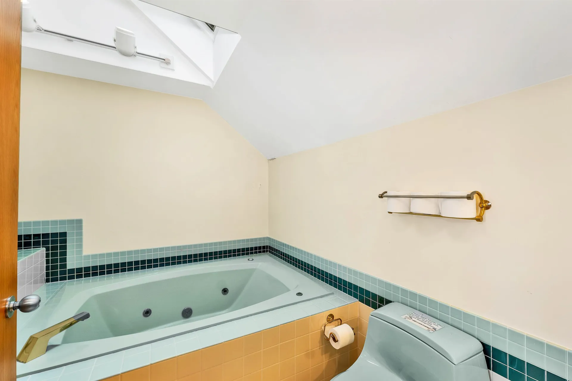 497 West Shore Road Hebron NH 03241