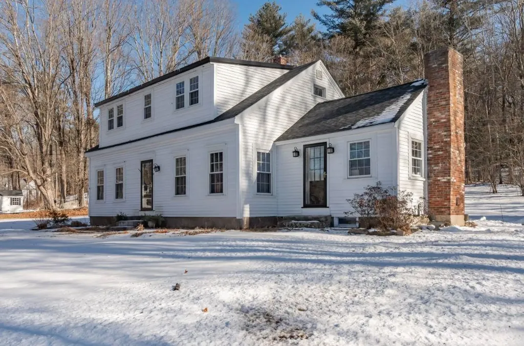 13 Old Milford Road Brookline NH 03033
