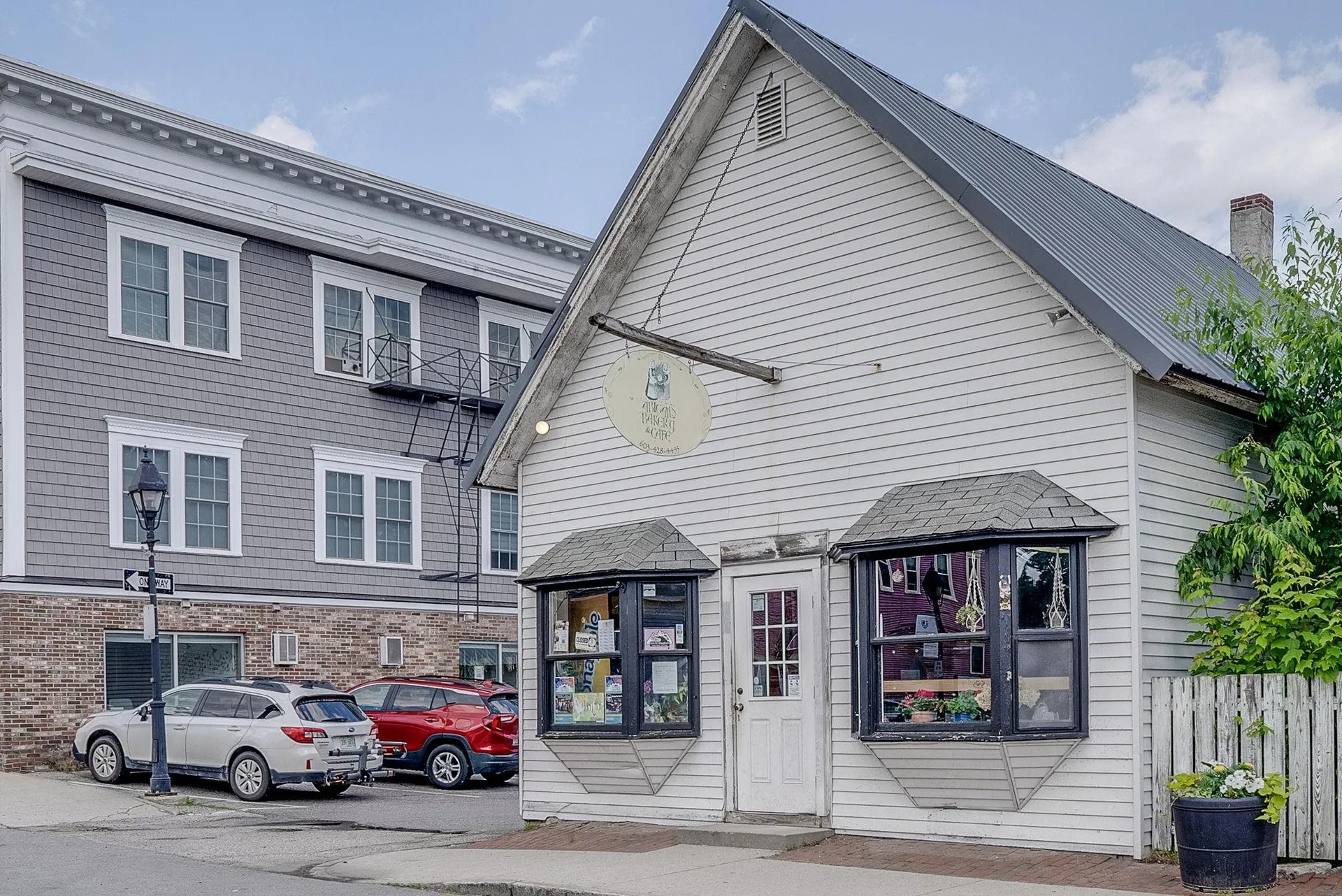 17 Bridge Street Henniker NH 03242