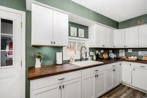 29 Lane Road Raymond NH 03077