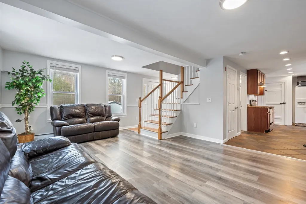 21 River Road Weare NH 03281