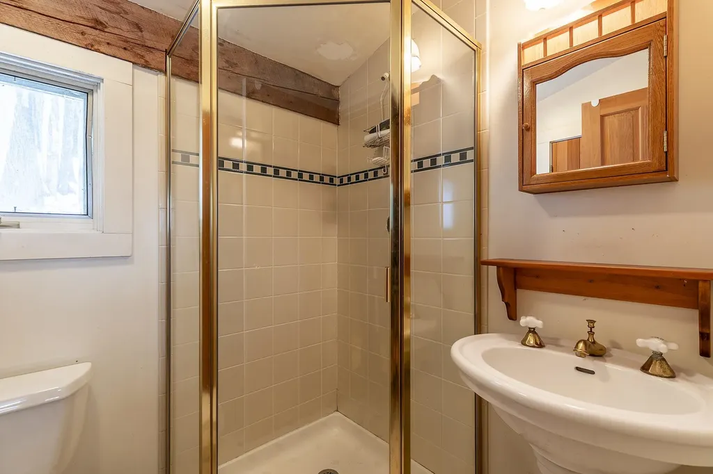 290 Melendy Hill Road Londonderry VT 05155