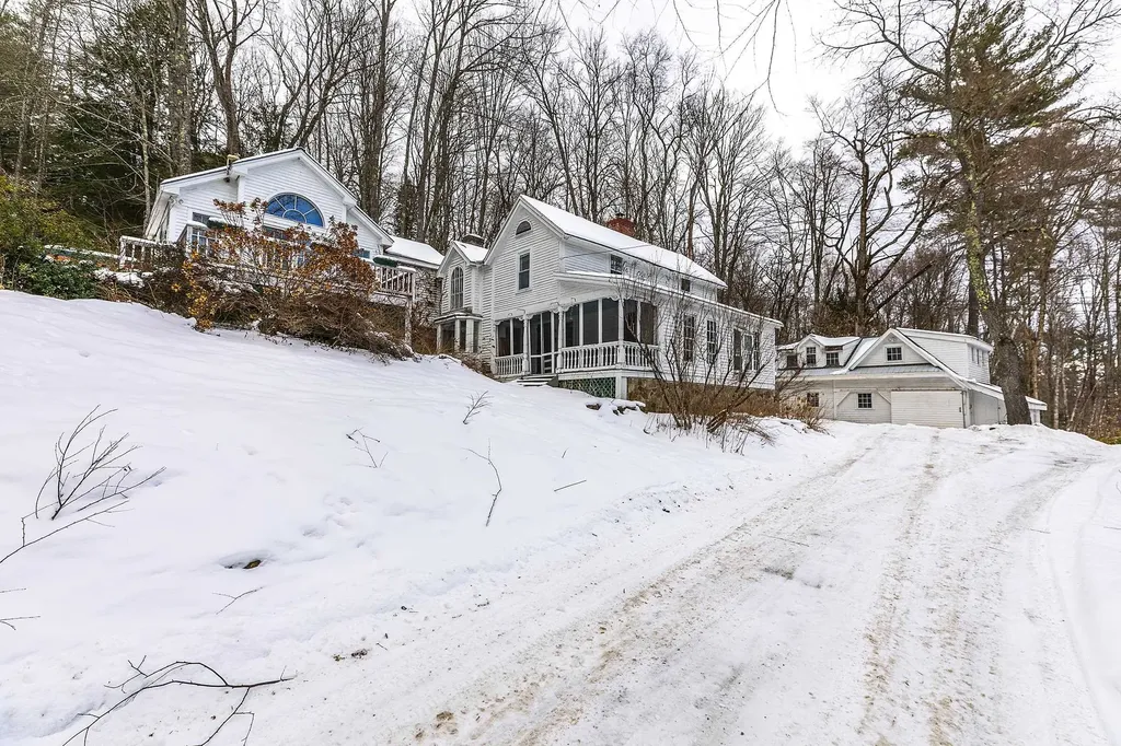 290 Melendy Hill Road Londonderry VT 05155