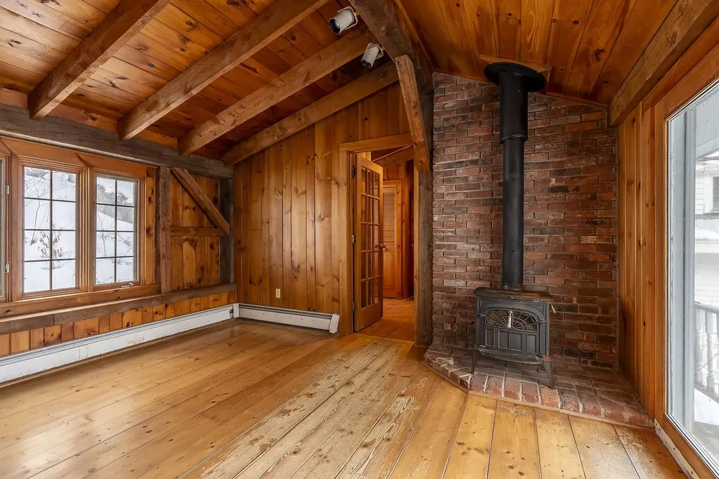 290 Melendy Hill Road Londonderry VT 05155