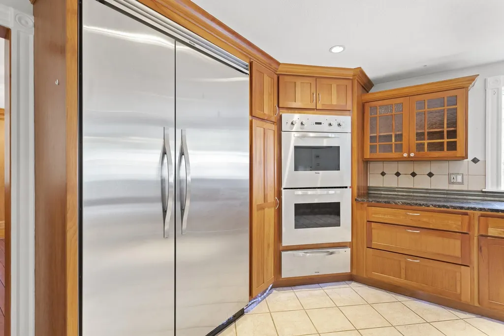 24 Hemlock Circle Sandown NH 03873