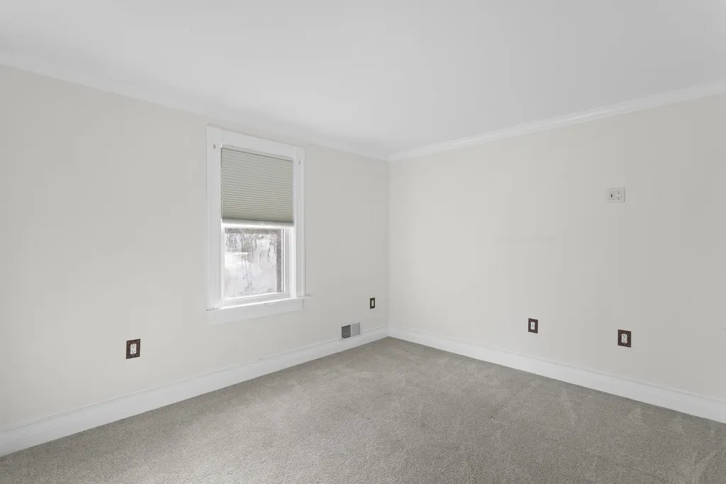 24 Hemlock Circle Sandown NH 03873