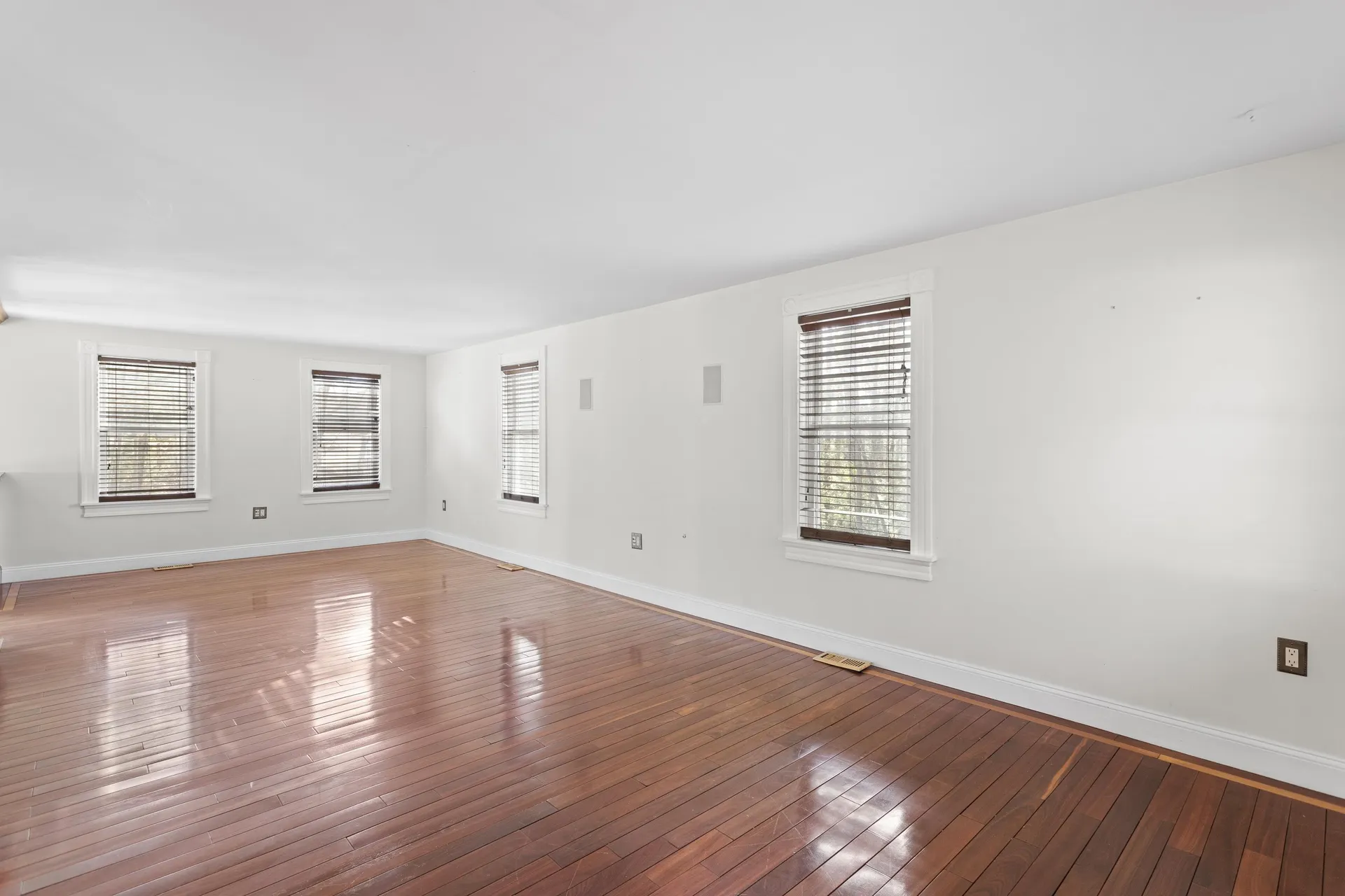 24 Hemlock Circle Sandown NH 03873