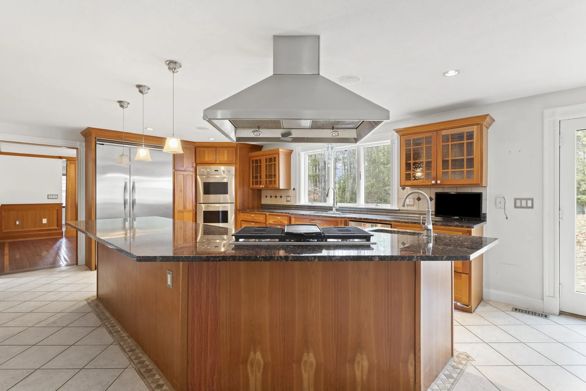 24 Hemlock Circle Sandown NH 03873