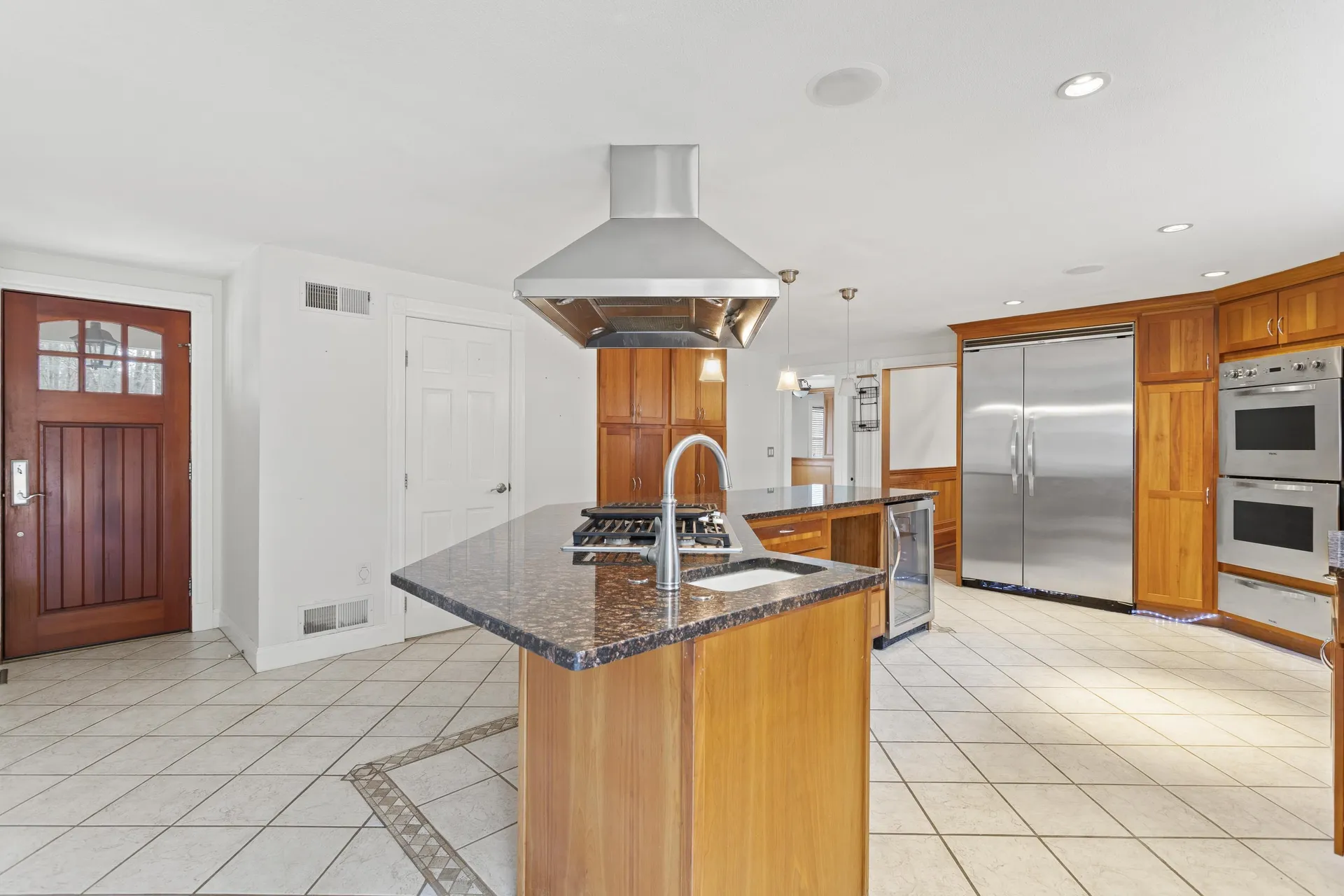 24 Hemlock Circle Sandown NH 03873