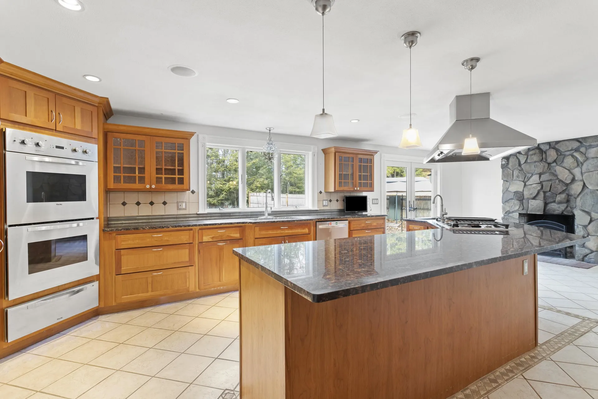 24 Hemlock Circle Sandown NH 03873