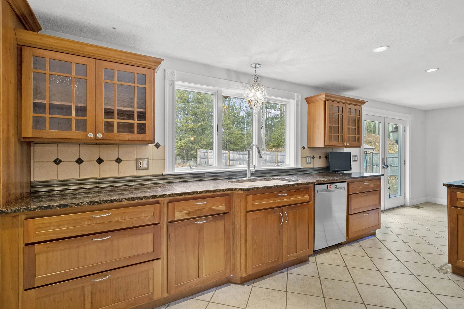 24 Hemlock Circle Sandown NH 03873