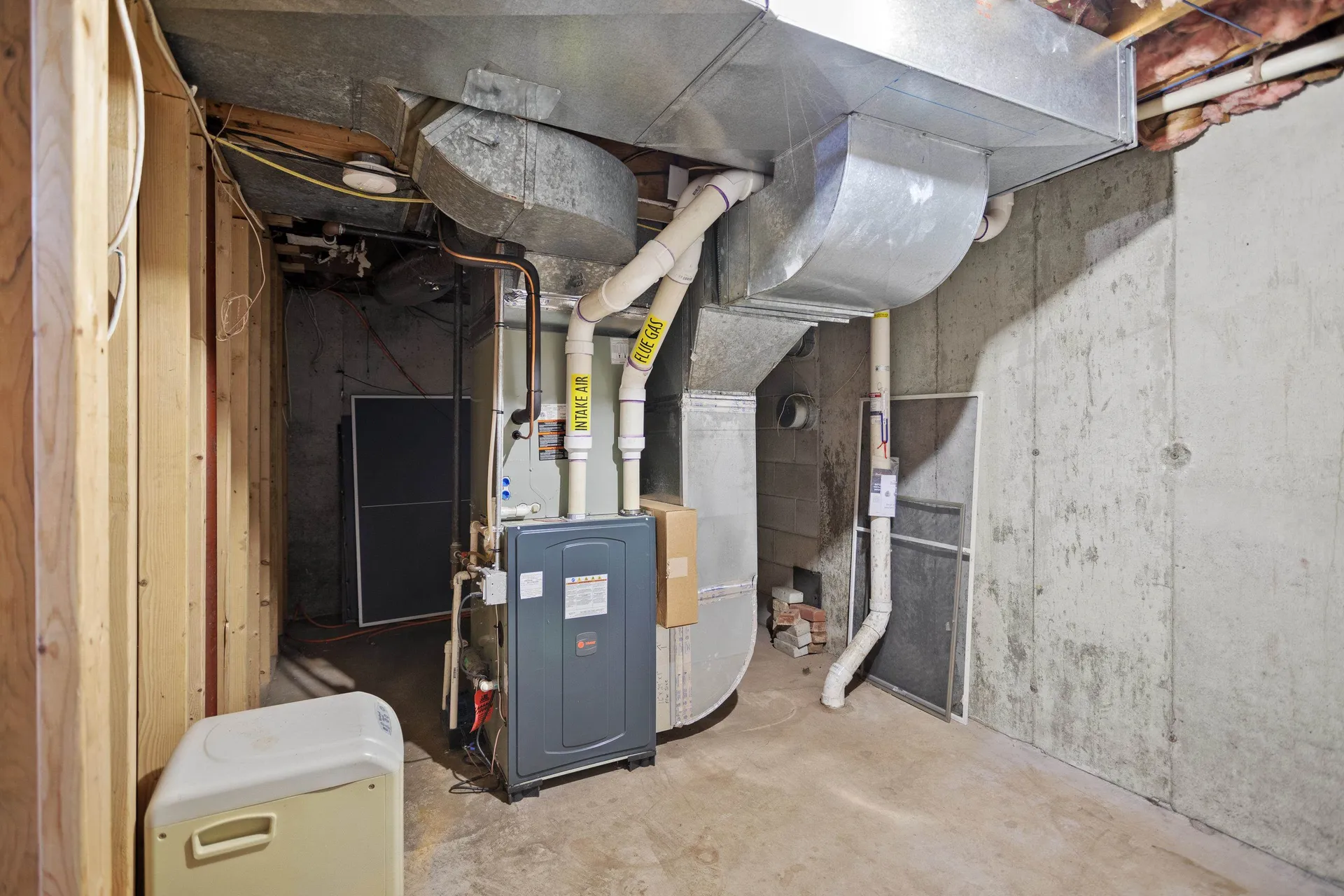 24 Hemlock Circle Sandown NH 03873