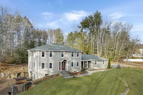 24 Hemlock Circle Sandown NH 03873