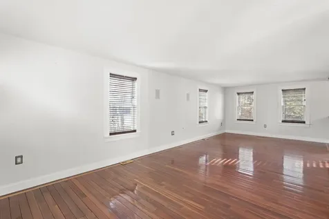 24 Hemlock Circle Sandown NH 03873