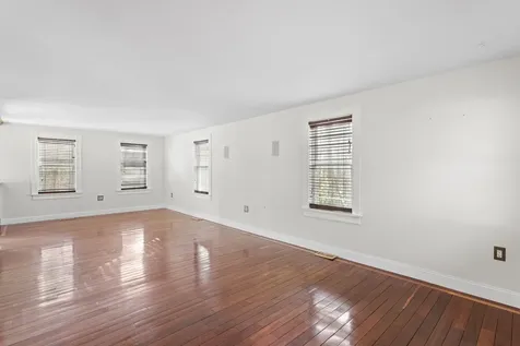 24 Hemlock Circle Sandown NH 03873
