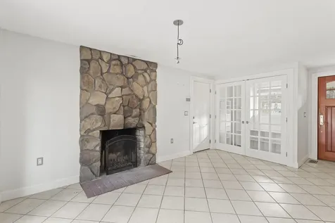 24 Hemlock Circle Sandown NH 03873