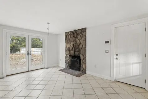 24 Hemlock Circle Sandown NH 03873