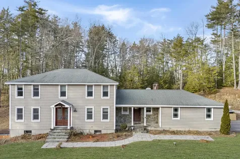 24 Hemlock Circle Sandown NH 03873