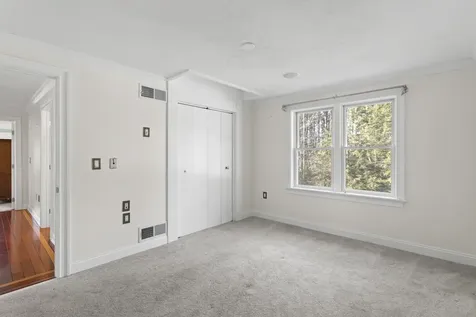 24 Hemlock Circle Sandown NH 03873