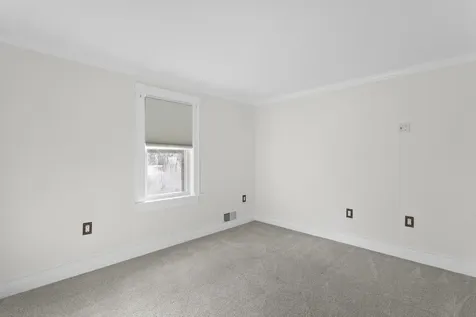 24 Hemlock Circle Sandown NH 03873
