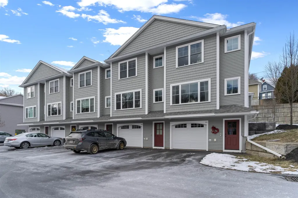 23 Fownes Mill Court Rochester NH 03867