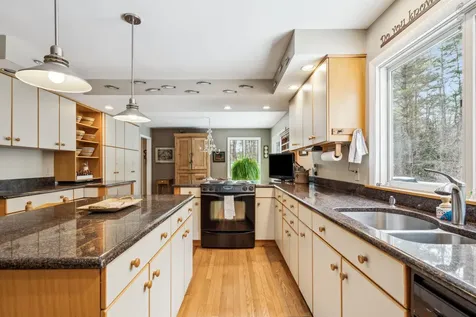 7 Willow Spring Lane Hanover NH 03755