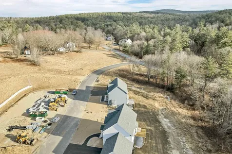 7 Shelburne Lane Concord NH 03301