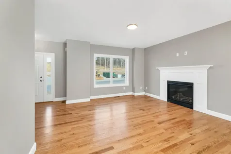 7 Shelburne Lane Concord NH 03301
