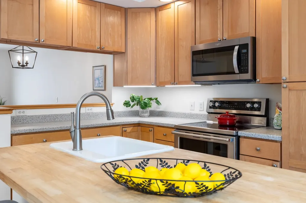 86 Barrister Drive Hartford VT 05001