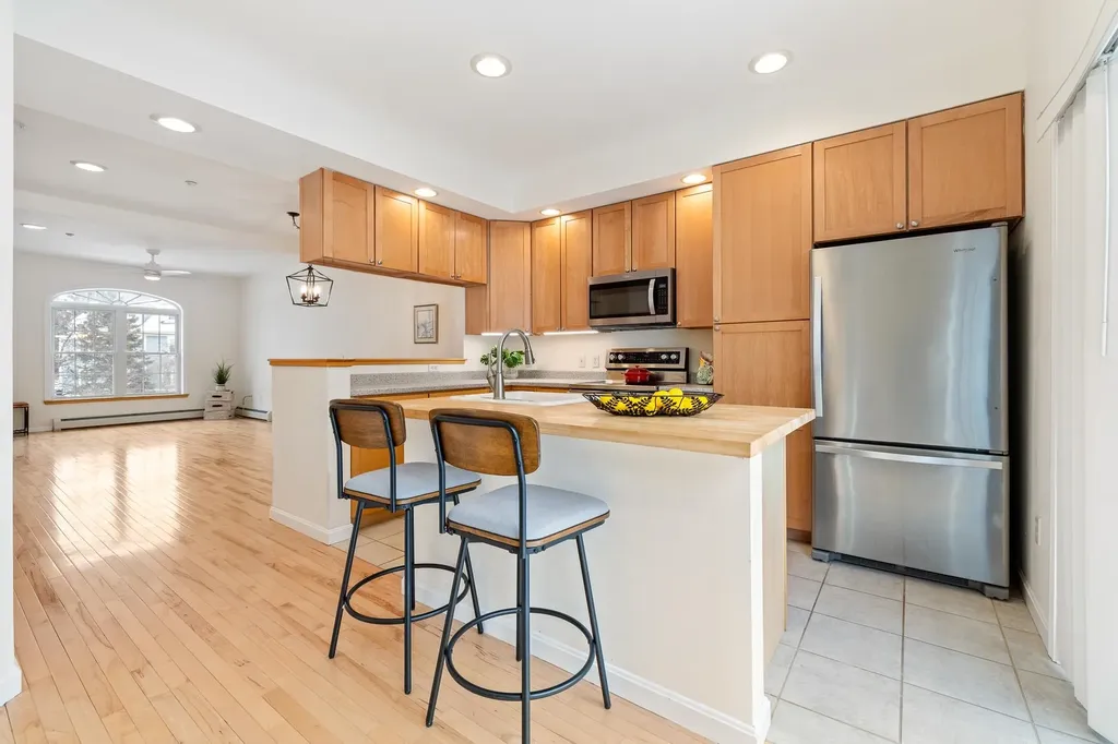 86 Barrister Drive Hartford VT 05001