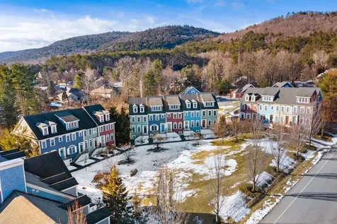 86 Barrister Drive Hartford VT 05001